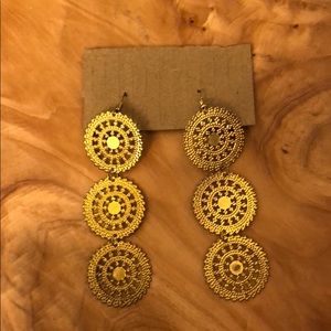 ✨HOST PICK✨Triple circle charm earrings